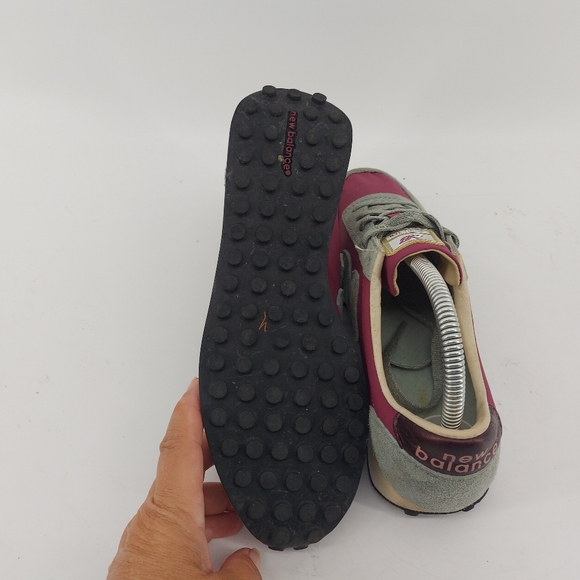 New Balance 410 Sneakers Gray and Burgandy Size 8 - Picture 6 of 7